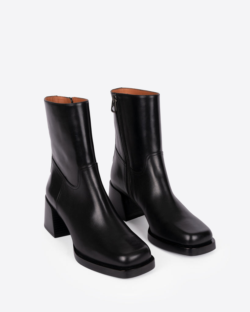 Joan Boot Black – Labucq