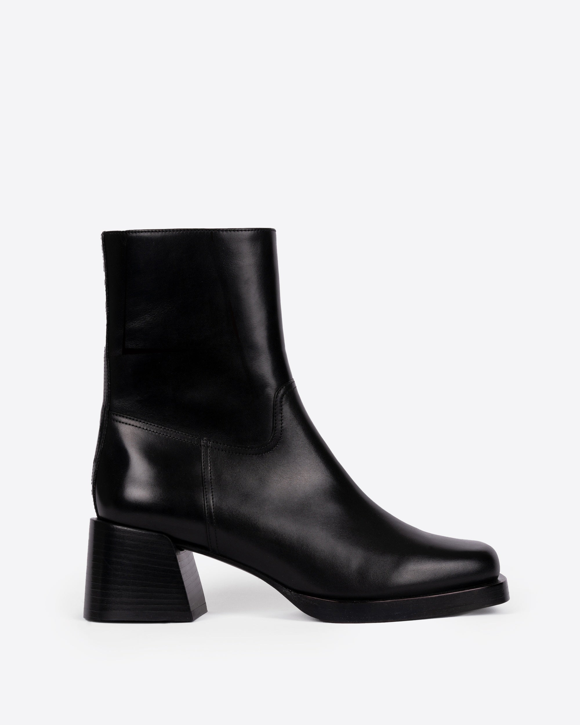 Joan Boot Black – Labucq