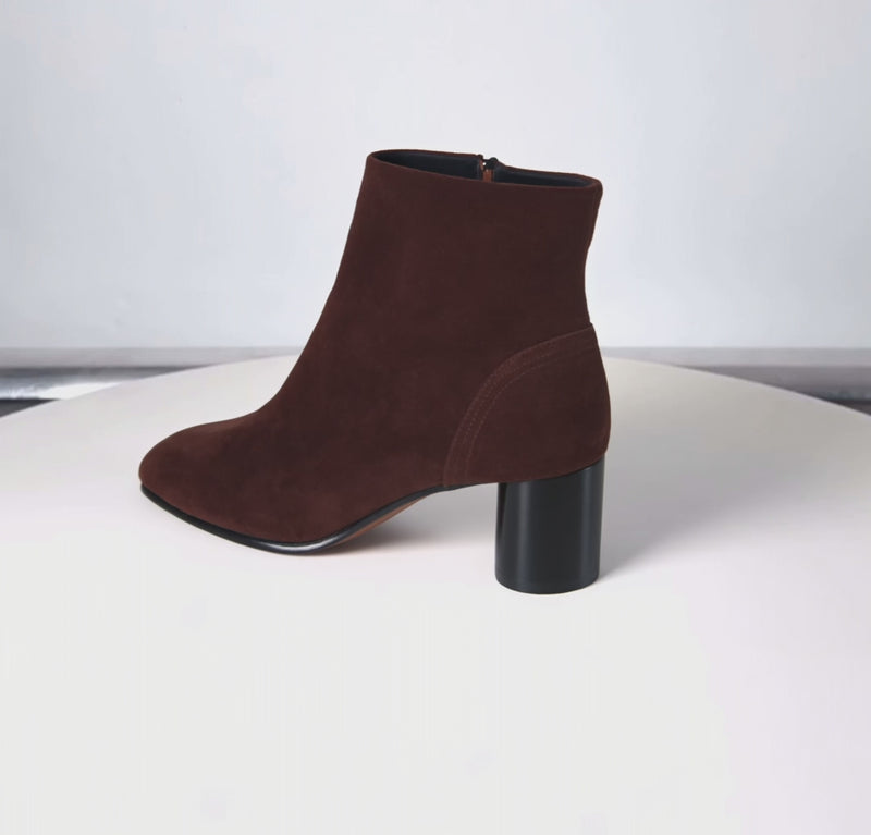 Leni Boot Moka Suede editorial video preview