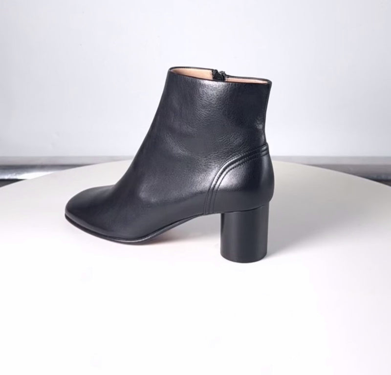 Leni Boot Black editorial video preview