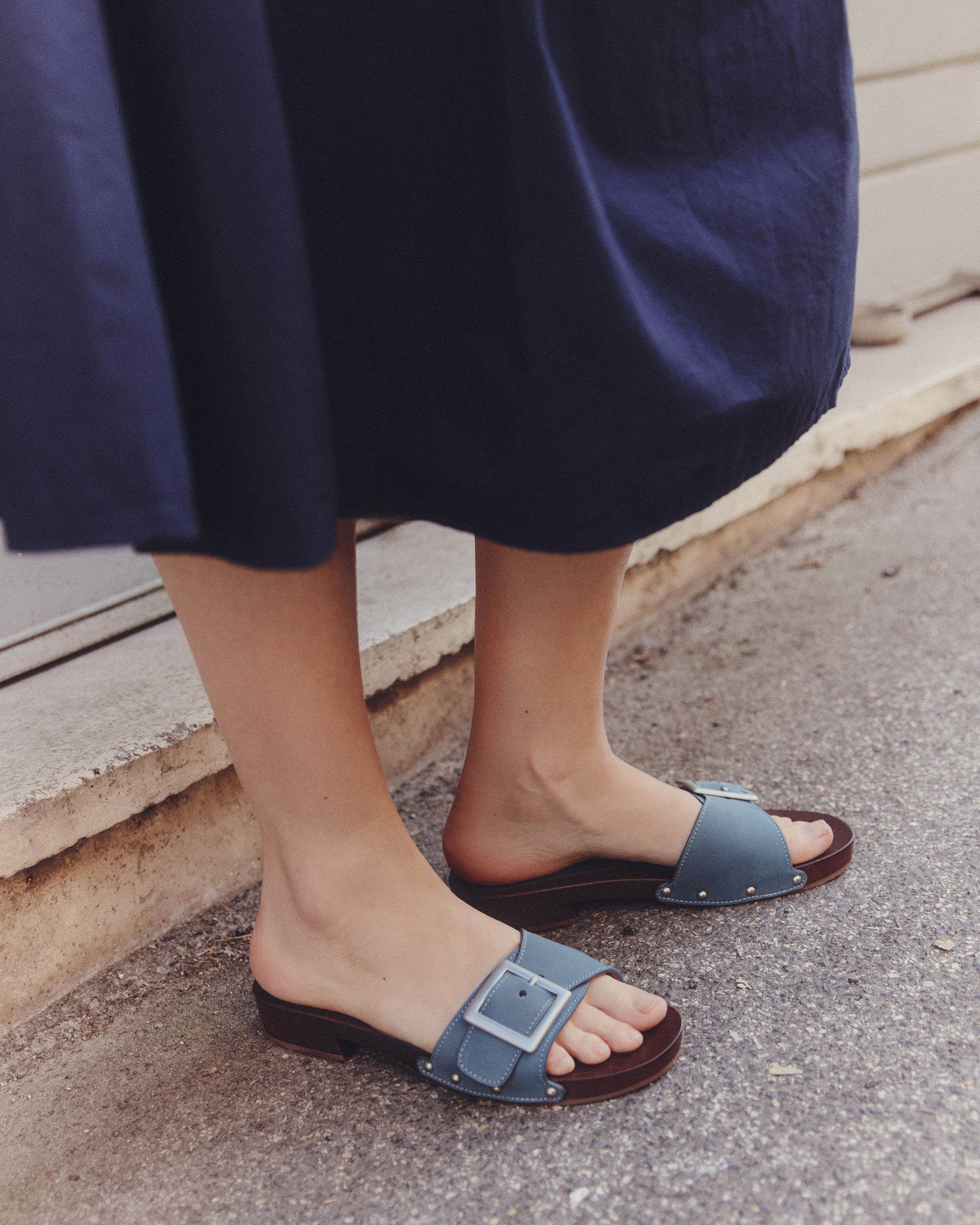 Hester Clog on uneven Rome streets